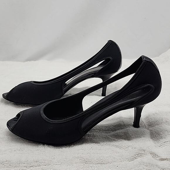 DONALD PLINER LATARA PEEP TOE PUMPS LADIES SIZE 8 CUT-OUT SIDES MICROFIBER⚫️GUC - Picture 7 of 16